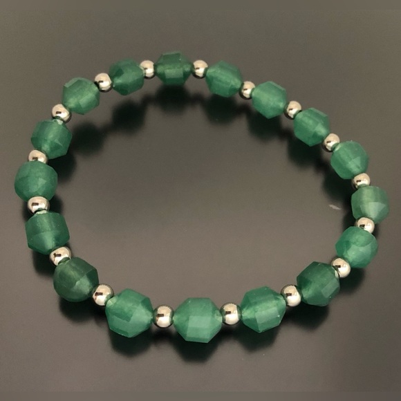 Jewelry - Natural Green Aventurine Bracelet Faceted Beads Barrel Shape Stretchable